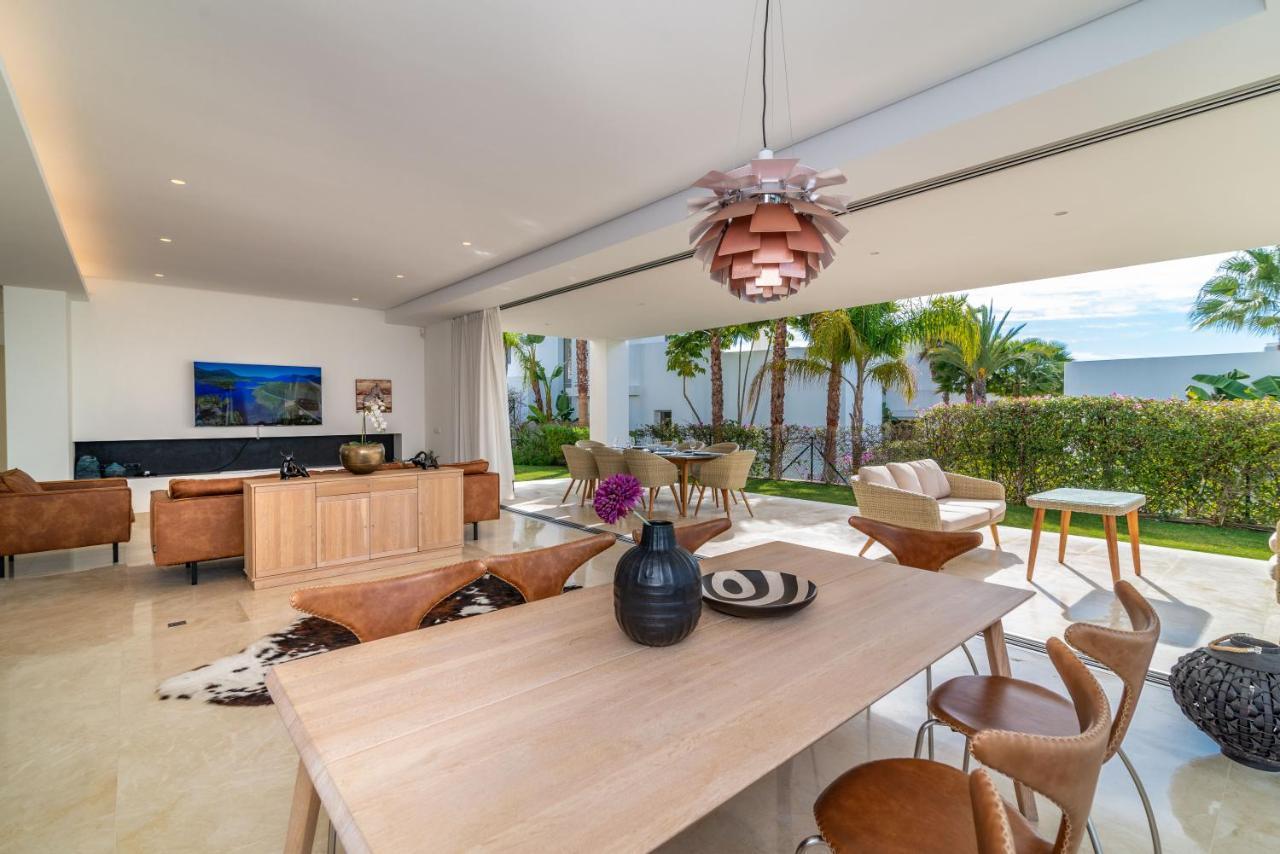 Modern And Luxurious Family Close To The *