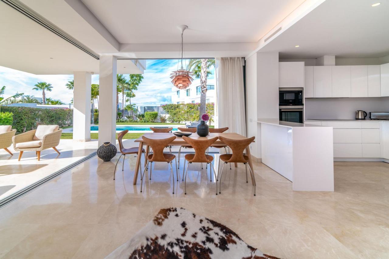 Modern And Luxurious Family Close To The Marbella