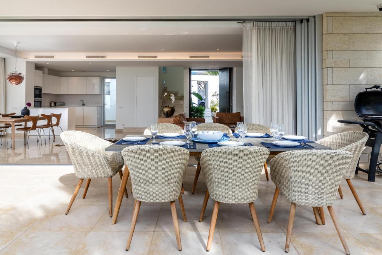 Modern And Luxurious Family Close To The Marbella