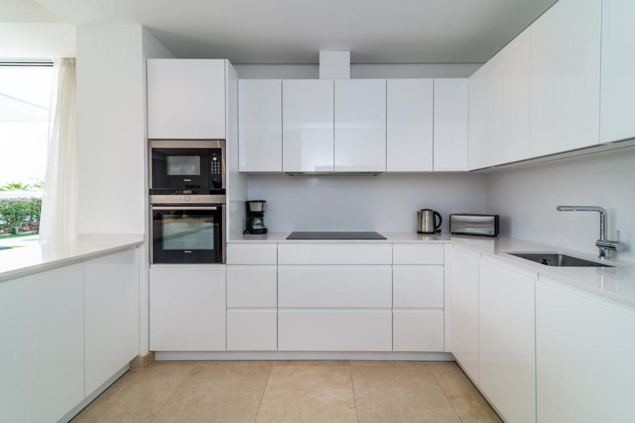 Modern And Luxurious Family Close To The