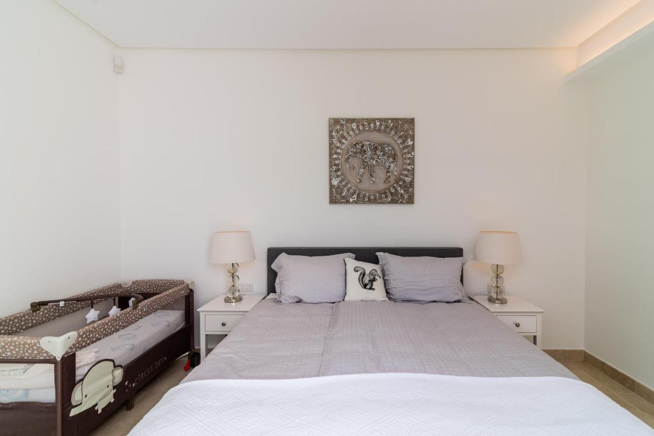 Villa Modern And Luxurious Family Close To The Marbella