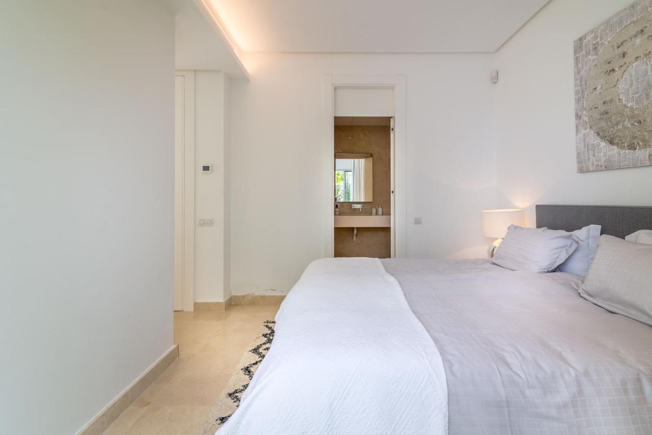 Modern And Luxurious Family Close To The Marbella