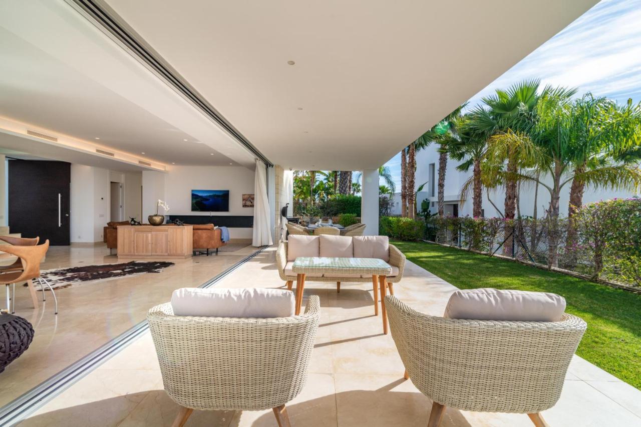 Modern And Luxurious Family Close To The Villa *