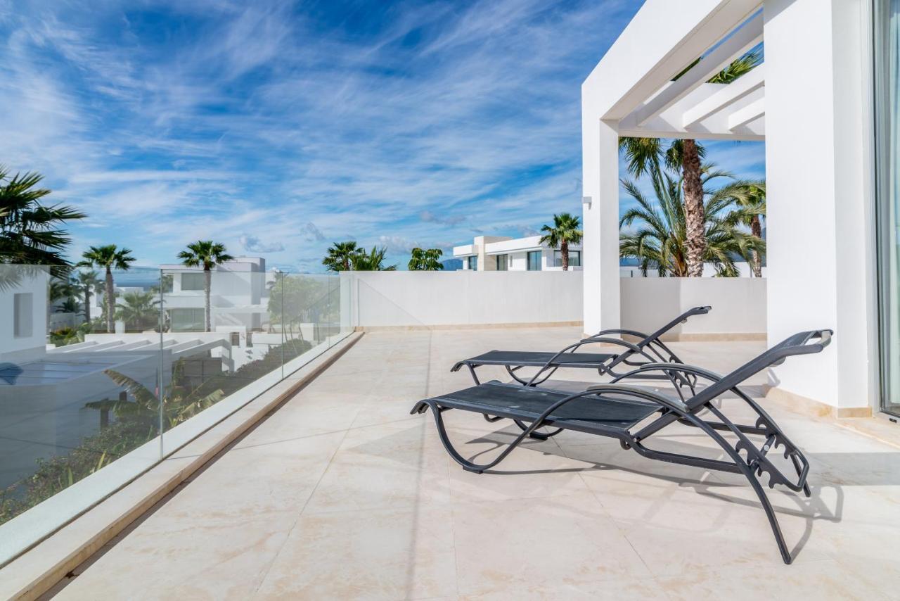 Villa Modern And Luxurious Family Close To The *