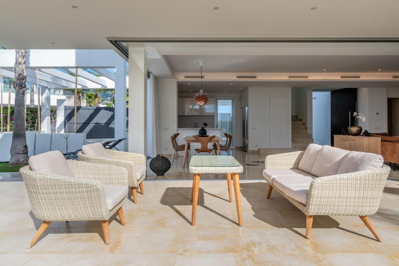 Modern And Luxurious Family Close To The Villa Marbella