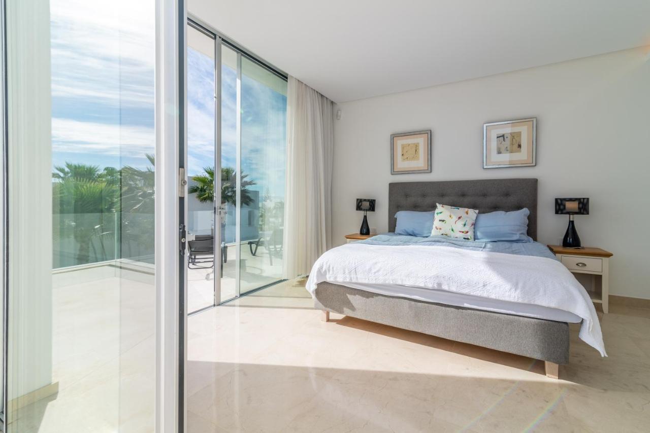 Modern And Luxurious Family Close To The Villa
